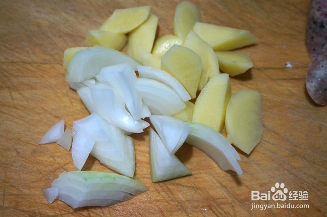 香肠煎薯角的做法