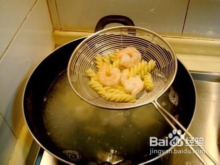 绿酱虾球螺丝面