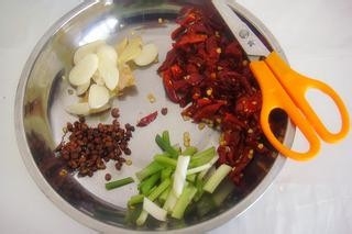 经典川菜——辣子鸡丁