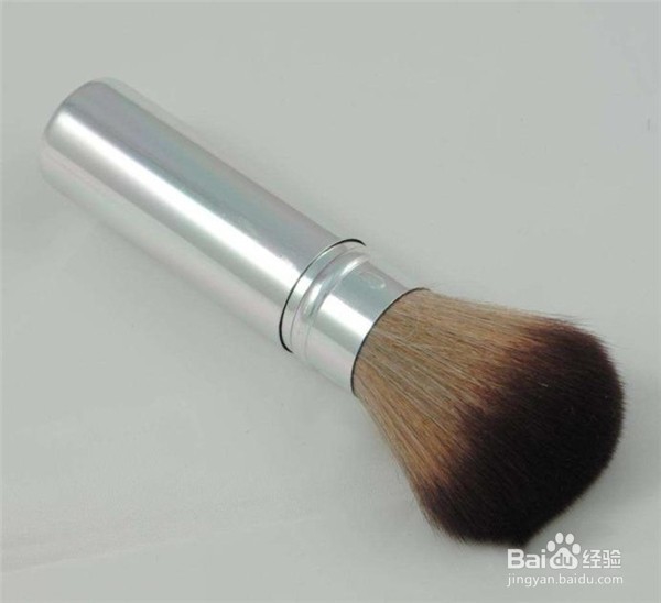 女人选对化妆刷，妆容才能更自然，9招教你搞定