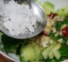 如何制作凉拌黄瓜