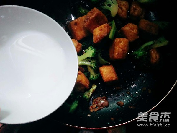 油豆腐烧西兰花