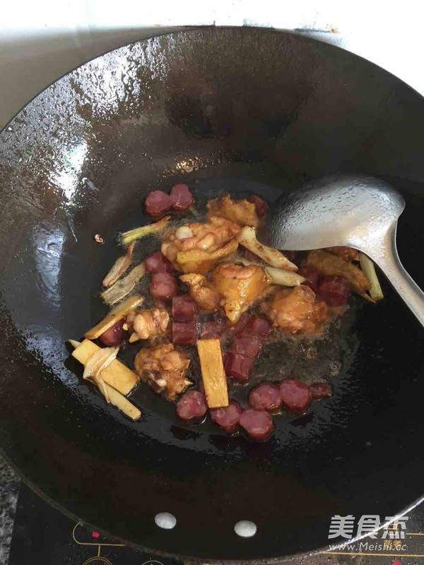 咖喱鸡焖饭的做法