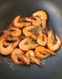 如何做家常油爆虾