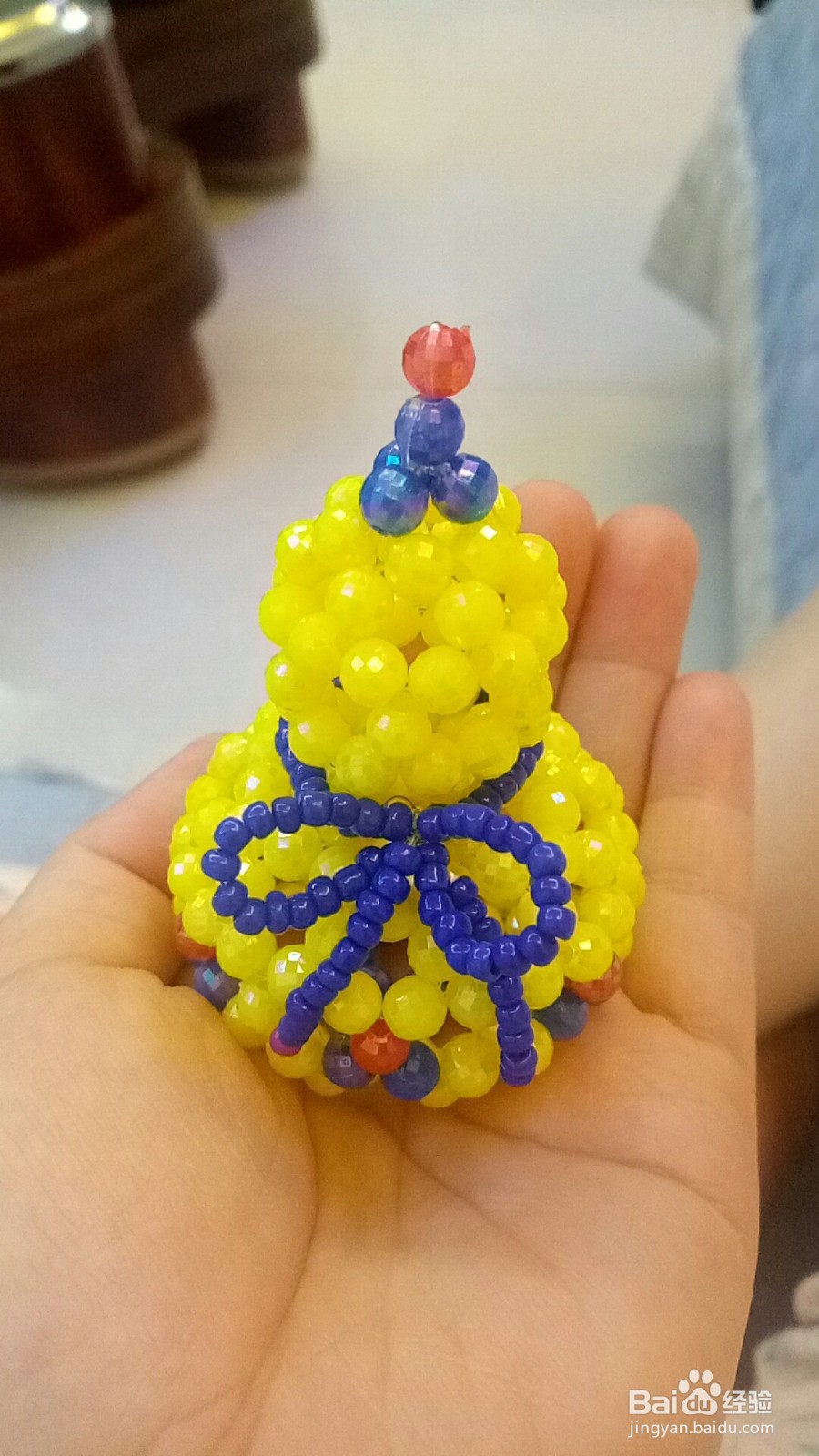 制作漂亮的钥匙扣、包包挂等串珠饰品