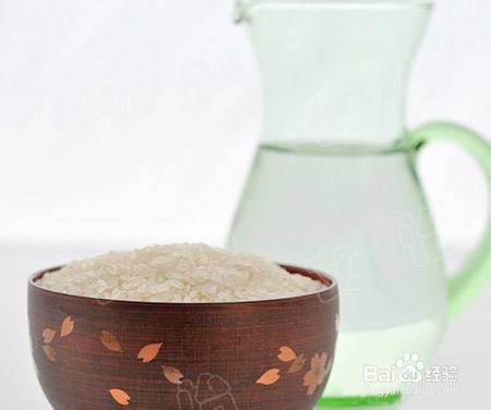 用淘米水洗脸好处多 6步骤