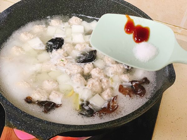 冬瓜虾皮丸子汤