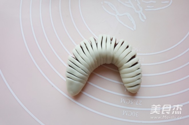 枣泥酥皮卷的做法