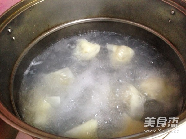 鲜虾馄饨的做法