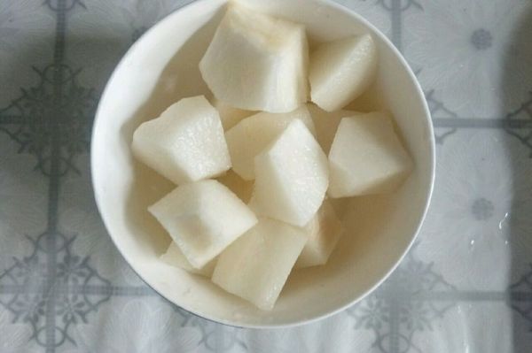 秋梨百合银耳羹