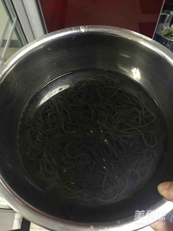 酸辣厥根粉的做法