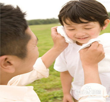 炎炎夏日如何预防宝宝长痱子?