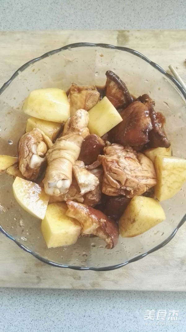 土豆香菇蒸鸡腿