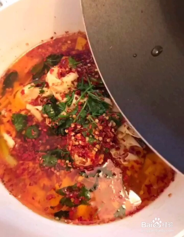 如何制作麻辣水煮干豆腐？