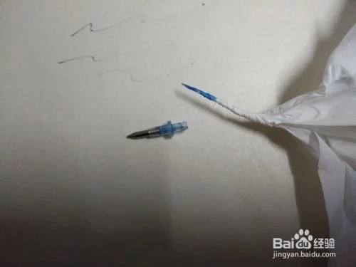 中性笔摔了下出水断断续续怎么弄