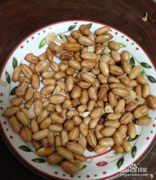 蒜香花生米的做法