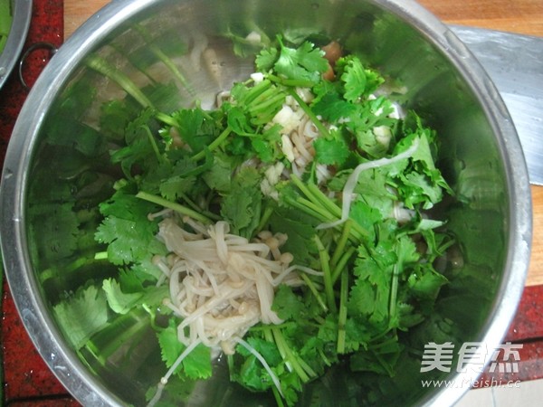 香菜拌金针菇