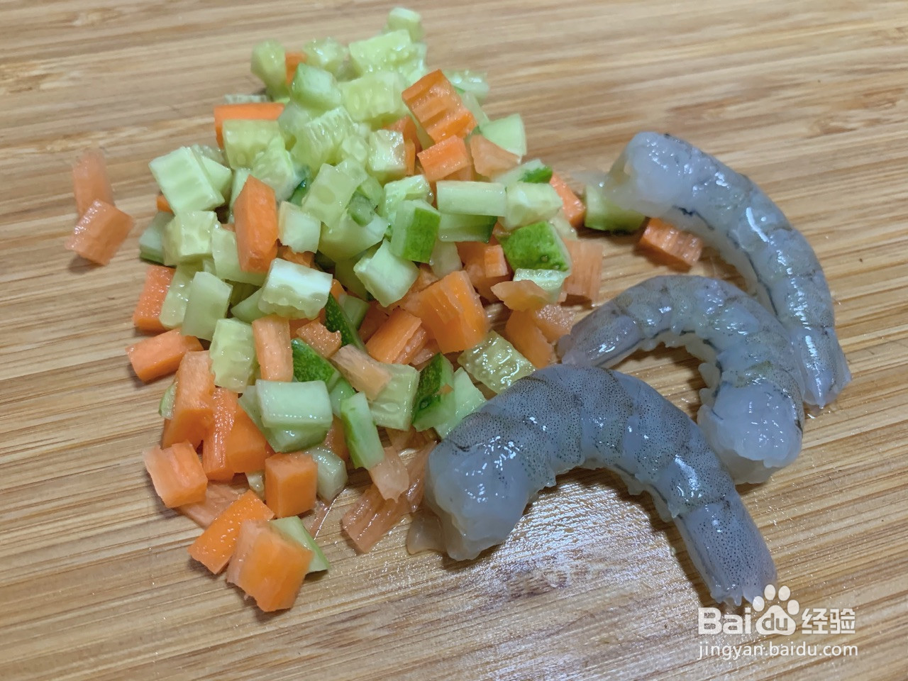 菠萝虾仁炒饭的做法