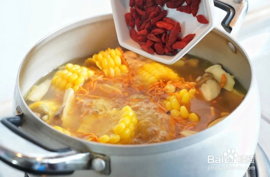 新鲜松茸排骨汤的做法