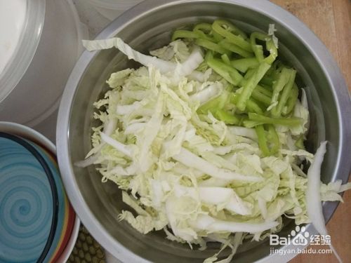 怎么做超好吃的白菜炒馒头？