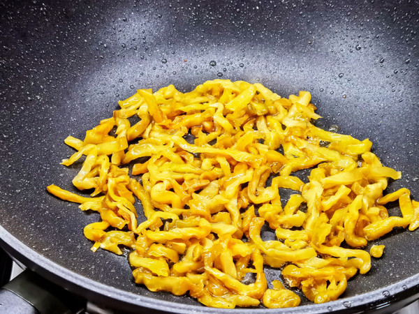 榨菜土豆炒肉丝