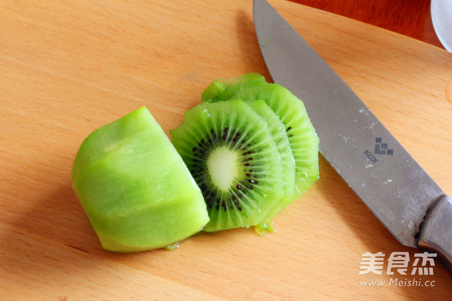 缤纷水果饮的做法