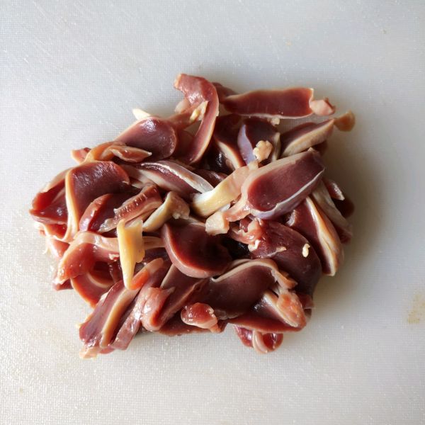 泡椒藕带炒鸡胗