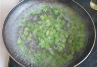 色香味俱全的蚕豆炒虾仁