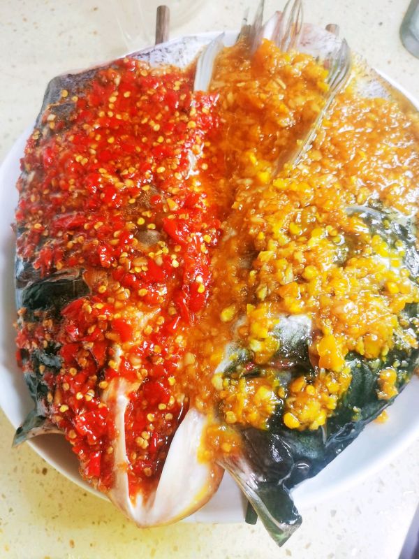 双椒蒸雄鱼鱼头