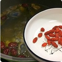 夏季怎么煲乌鸡汤