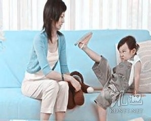 宝宝“人来疯”的原因