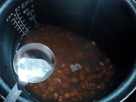 红豆薏米桂圆养颜汤