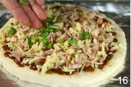 怎样在家中自制美味的金枪鱼火腿pizza