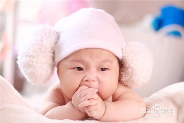 宝宝怕生，胆小、不合群怎么办?