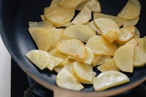 超级下饭的土豆红烧肉