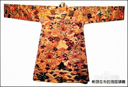 ”戏剧“倾城赋精美的服饰生涯