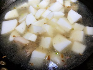 萝卜排骨汤的做法