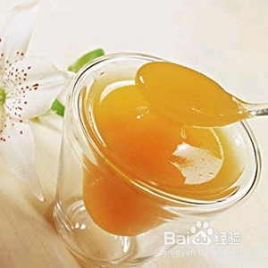 皮肤变得柔润和富有弹性，且有除皱之功效