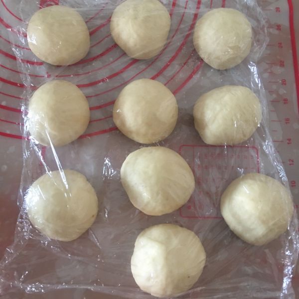 椰香蝴蝶结面包