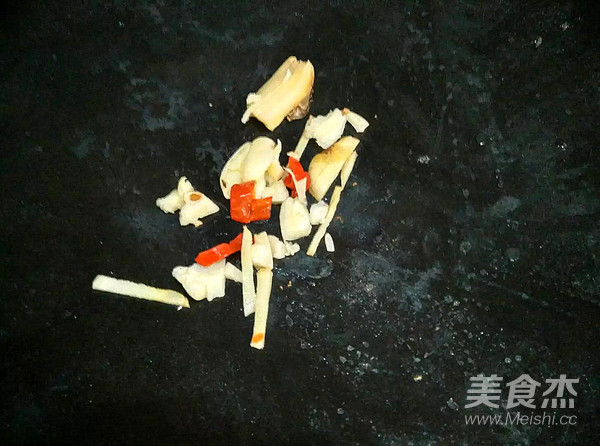 莴笋炒牛肉的做法