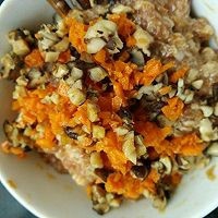 焦香四溢的猪肉香菇锅贴