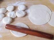 烫面香菇韭菜盒