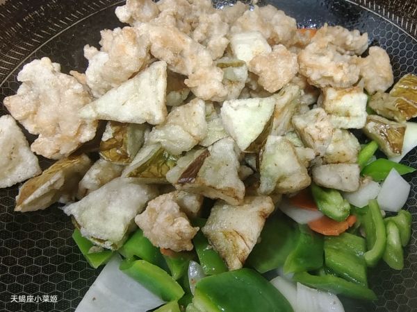 酱香肉段烧茄子