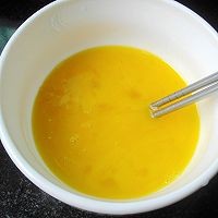 如何制作美味的虾仁蒸蛋？