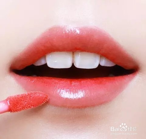 唇部护理小步骤需要掌握的小技巧