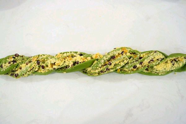 缤纷抹茶花环面包