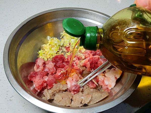 黄花鱼五花肉韭菜水饺