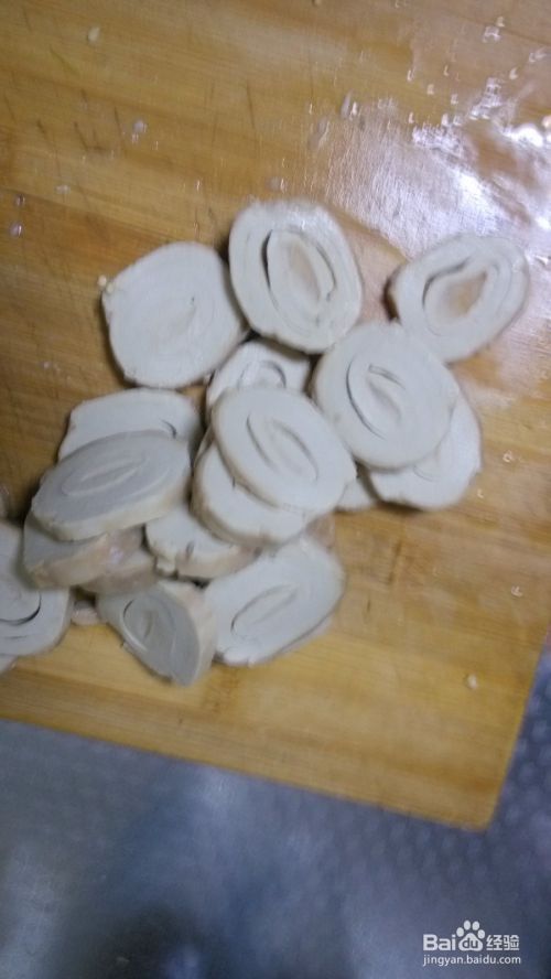 【信阳小吃】辣椒炒臭豆腐卷的制作过程