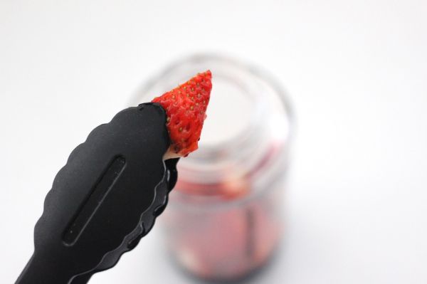 蔓越莓草莓气泡饮