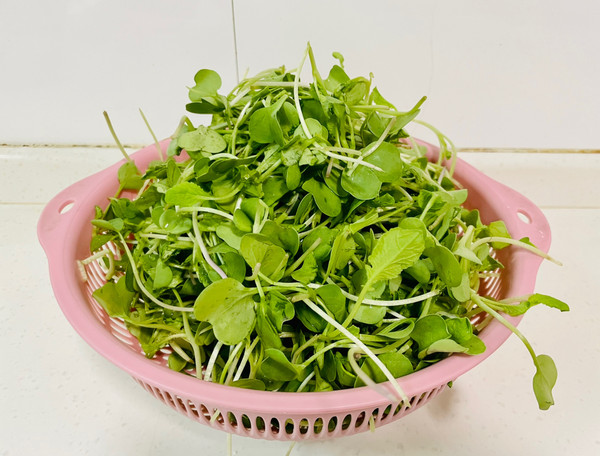 排骨芋艿鸡毛菜汤